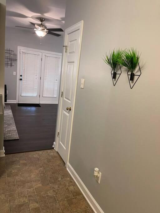 Apartamento Simple Elegant Townhouse Dt Raleigh Ncsu Exterior foto
