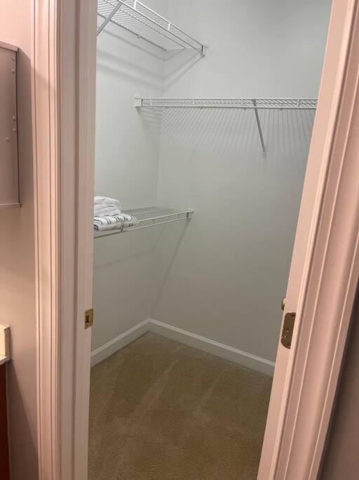 Apartamento Simple Elegant Townhouse Dt Raleigh Ncsu Exterior foto