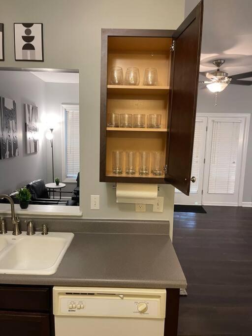 Apartamento Simple Elegant Townhouse Dt Raleigh Ncsu Exterior foto
