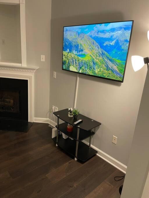 Apartamento Simple Elegant Townhouse Dt Raleigh Ncsu Exterior foto