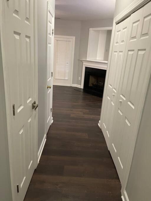 Apartamento Simple Elegant Townhouse Dt Raleigh Ncsu Exterior foto