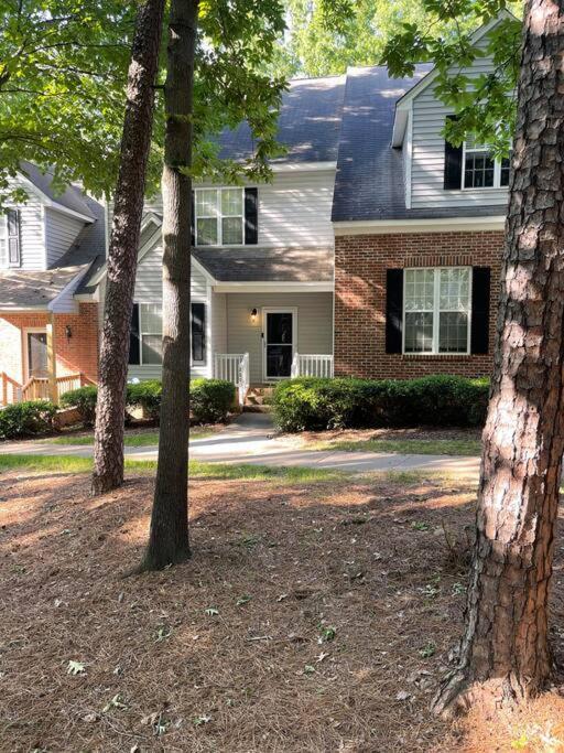 Apartamento Simple Elegant Townhouse Dt Raleigh Ncsu Exterior foto