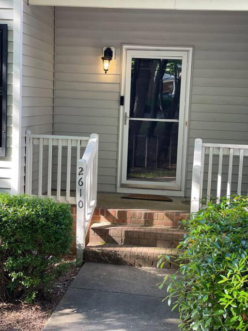 Apartamento Simple Elegant Townhouse Dt Raleigh Ncsu Exterior foto