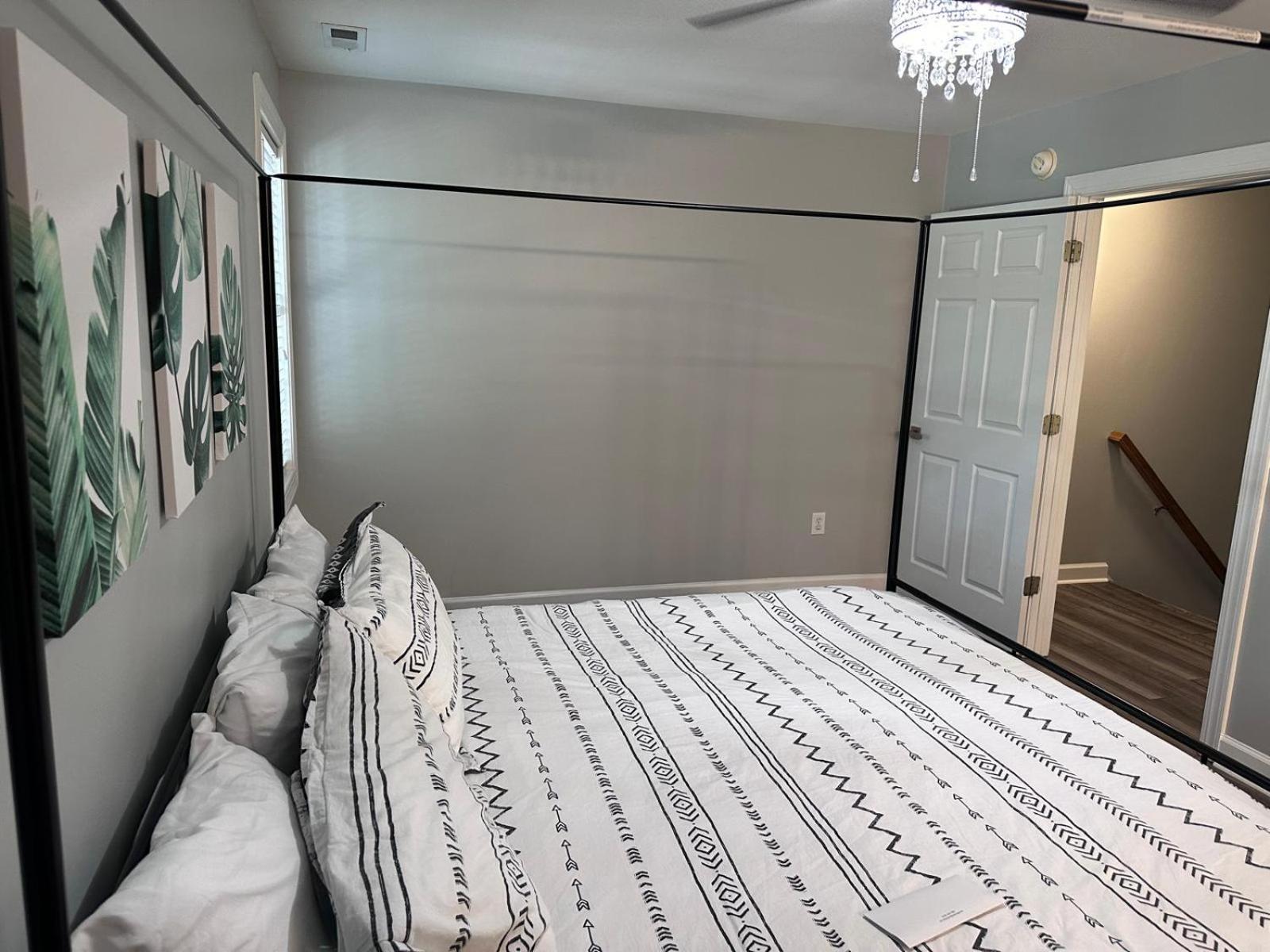 Apartamento Simple Elegant Townhouse Dt Raleigh Ncsu Exterior foto