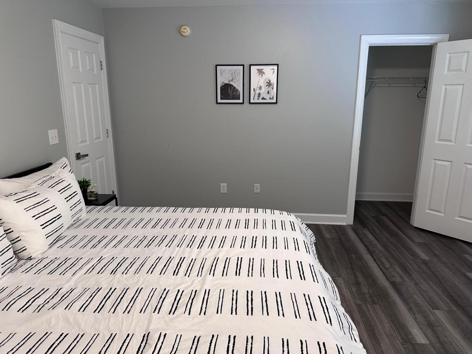Apartamento Simple Elegant Townhouse Dt Raleigh Ncsu Exterior foto